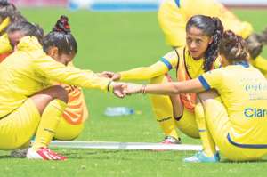 Muchas de las futbolistas trabajan, estudian y son madres. Ellas dedican horas de su tiempo a su pasi&oacute;n por el f&uacute;tbol y no reciben incentivos econ&oacute;micos. Foto: Archivo