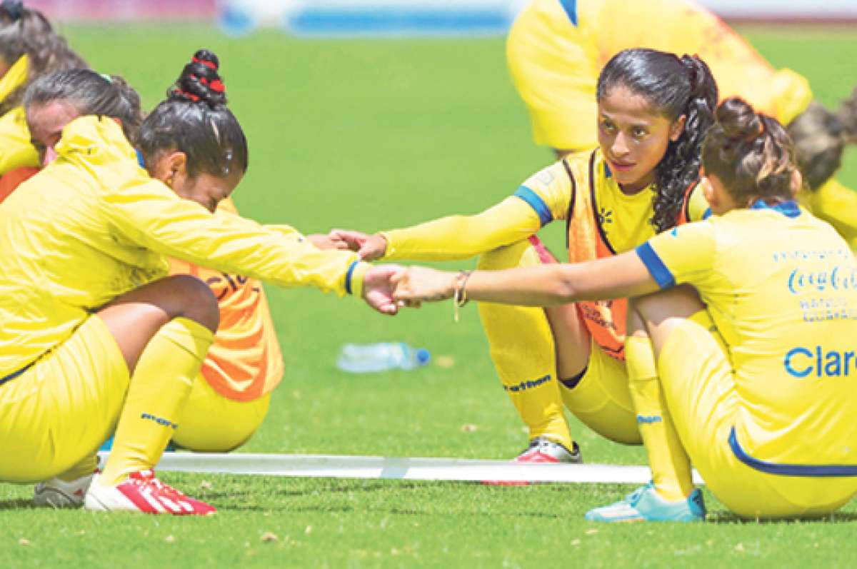 Muchas de las futbolistas trabajan, estudian y son madres. Ellas dedican horas de su tiempo a su pasi&oacute;n por el f&uacute;tbol y no reciben incentivos econ&oacute;micos. Foto: Archivo