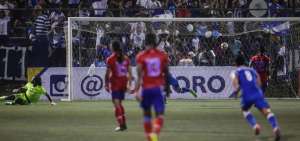 La afici&oacute;n nicarag&uuml;ense estall&oacute; en locura al ver c&oacute;mo Juan Barrera marc&oacute; el 3-0 ante Hait&iacute;.