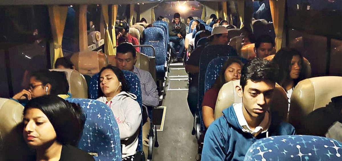 En el interior de la unidad de transporte hay wifi para que los j&oacute;venes puedan estudiar durante el viaje, que dura una hora.