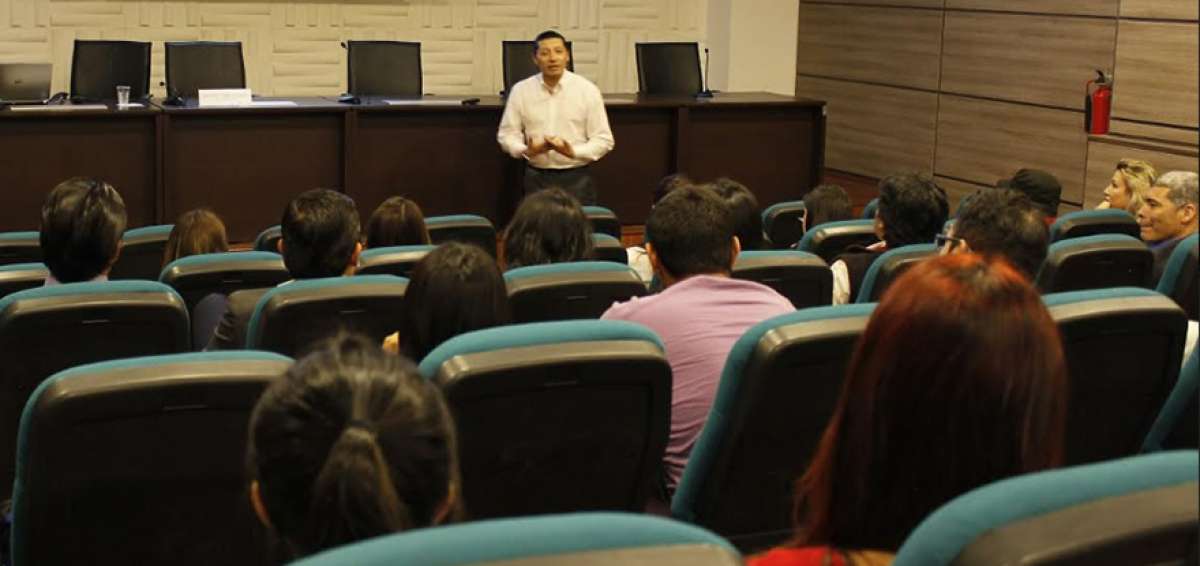 El director general del Servicio Nacional de Derechos Intelectuales (Senadi), Santiago Cevallos, durante un taller efectuado ayer en Quito.
