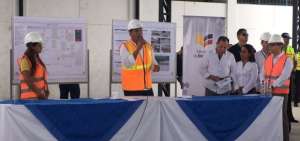 El mandatario recorri&oacute; la obra de repotenciaci&oacute;n del Colegio Fiscal T&eacute;cnico Industrial Febres Cordero.