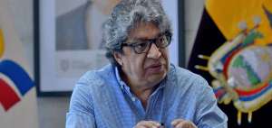 Milton Luna se despide de su despacho