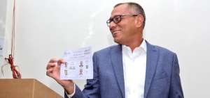 Jorge Glas vot&oacute; y pidi&oacute; respetar los resultados