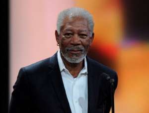 Susto para el actor Morgan Freeman a bordo de su avi&oacute;n