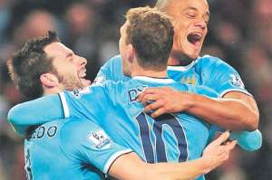 Silva y Dzeko mantienen a flote al City ante el Hull (VIDEO)