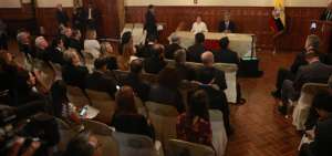 Moreno analiz&oacute; con Iglesia y diplom&aacute;ticos situaci&oacute;n en la frontera norte