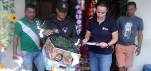 Polic&iacute;a y funcionarios del Ministerio del Ambiente realizan operativos en plazas y mercados de Manab&iacute; para verificar que no se venda musgo.
