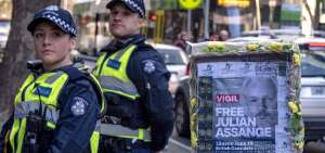 Activistas realizaron el 19 de junio una protesta en Melbourne (Australia) pidiendo la liberaci&oacute;n de Julian Assange. 