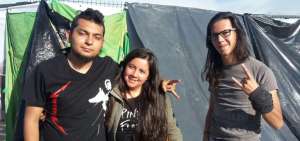 Fan&aacute;ticos acampan desde el martes en el Bicentenario para ver a Metallica