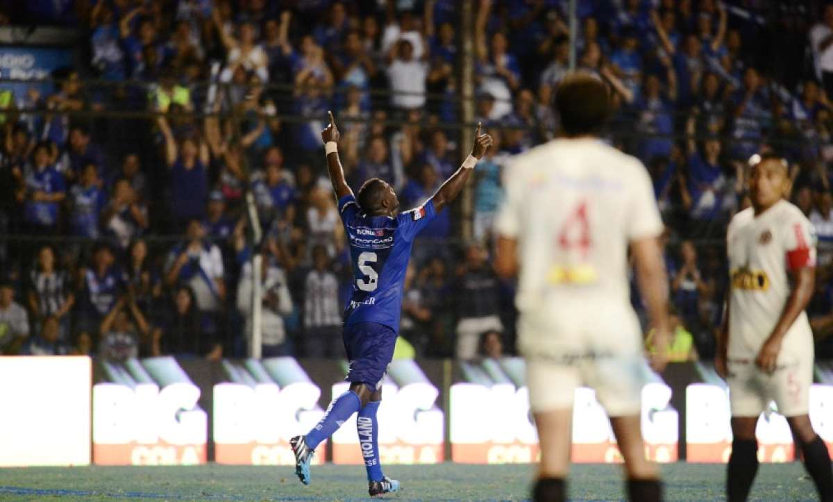 Jos&eacute; Luis Qui&ntilde;&oacute;nez marc&oacute; el segundo gol de Emelec ante el conjunto peruano de Universitario de Deportes. Foto: Eduardo Escobar / El Tel&eacute;grafo