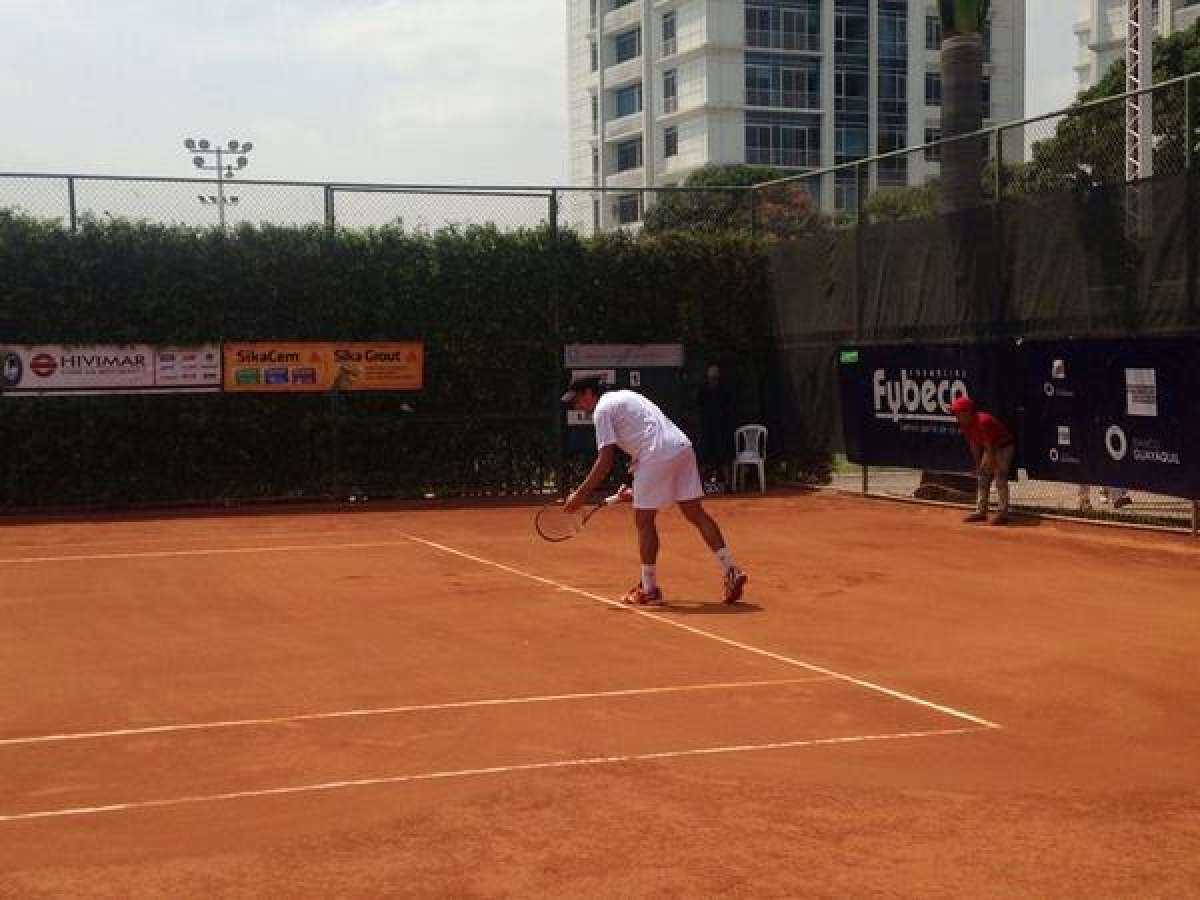Mart&iacute;n Alund mostr&oacute; su experiencia ante Diego Quiroz. Foto: H&eacute;ctor Marcillo/El Tel&eacute;grafo