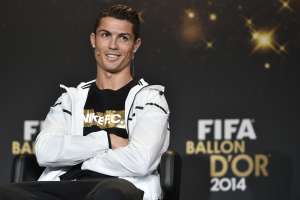 Cristiano Ronaldo asegur&oacute; que est&aacute; contento en el Real Madrid, pero que solo Dios sabe donde terminar&aacute; su carrera. Foto: AFP