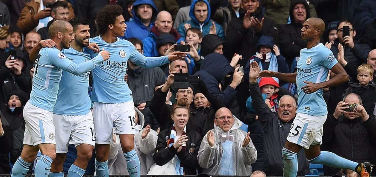 El l&iacute;der City golea al Burnley, mientras que el United cay&oacute; de visitante