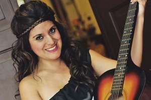 Kattia Cardozo lanz&oacute; su &aacute;lbum debut &lsquo;Disfruta la vida&rsquo; (Video)