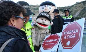 La Polic&iacute;a Nacional se uni&oacute; en la campa&ntilde;a para orientar a la ciudadan&iacute;a.