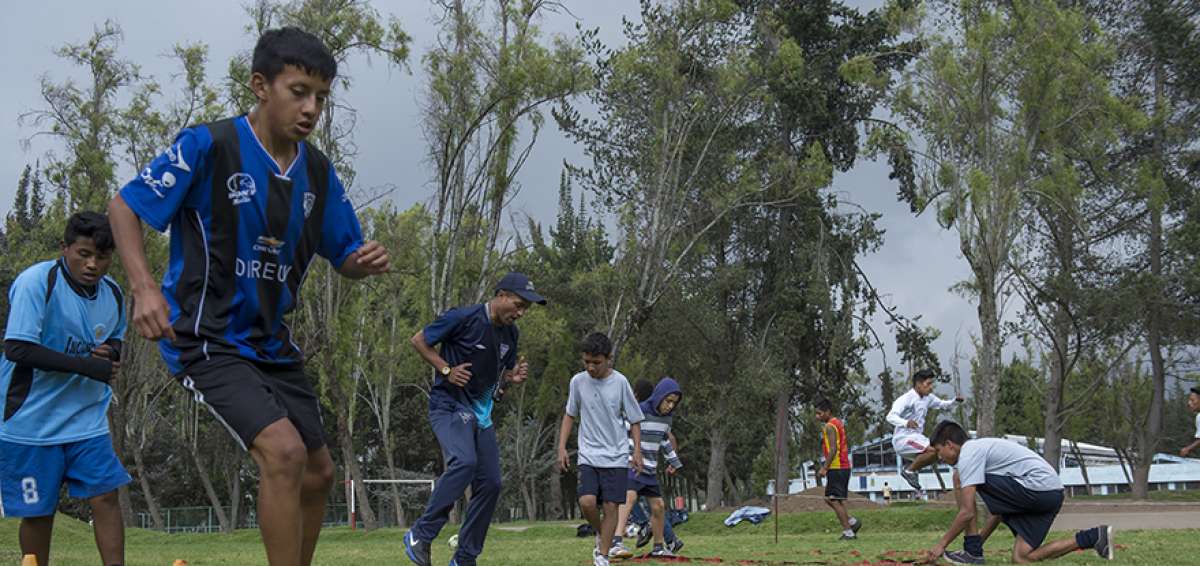 En Fundeporte funciona una escuela de f&uacute;tbol para menores de escasos recursos, pero tambi&eacute;n negocios como academias, carpinter&iacute;as y mec&aacute;nicas.