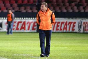 Aguinaga no seguir&aacute; siendo DT de Correcaminos