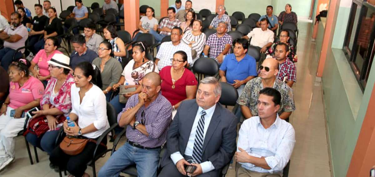Cerca de 70 emprendedores de la provincia conocieron propuesta sobre la plataforma &ldquo;online&rdquo; para la promoci&oacute;n y comercializaci&oacute;n de productos.