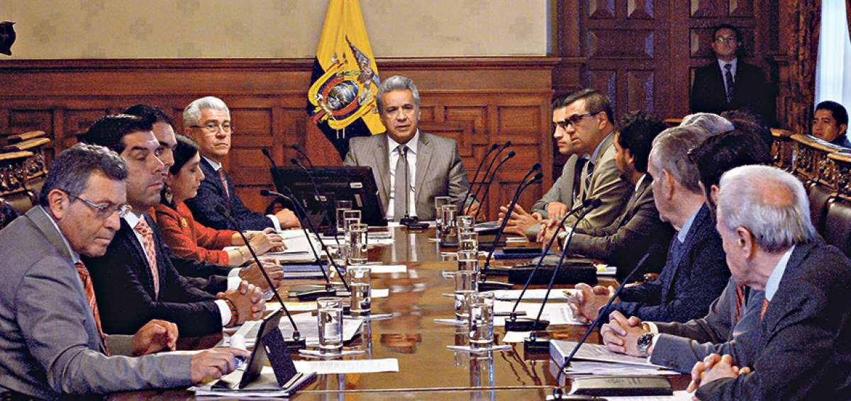 El gabinete sectorial fue liderado por el presidente de la Rep&uacute;blica, Len&iacute;n Moreno (centro), realizado en Carondelet.