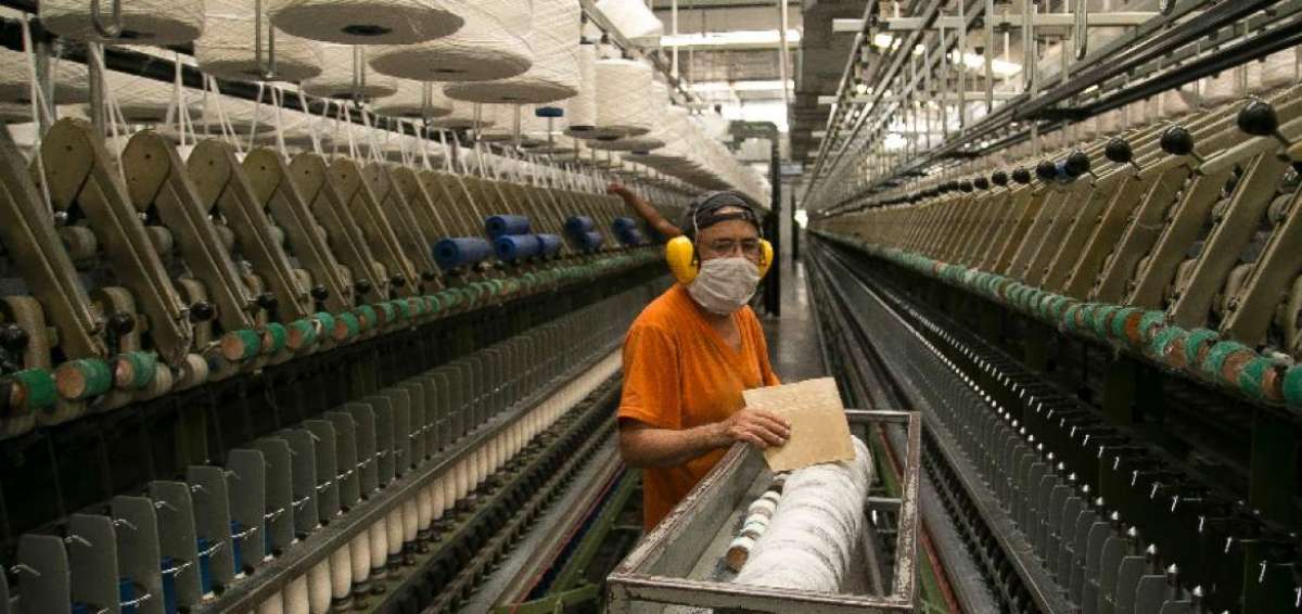 Una creciente volatilidad y costos en los mercados financieros, y bajos precios de las materias primas, en particular hidrocarburos y minerales, llevaron la Cepal a rebajar sus estimaciones.