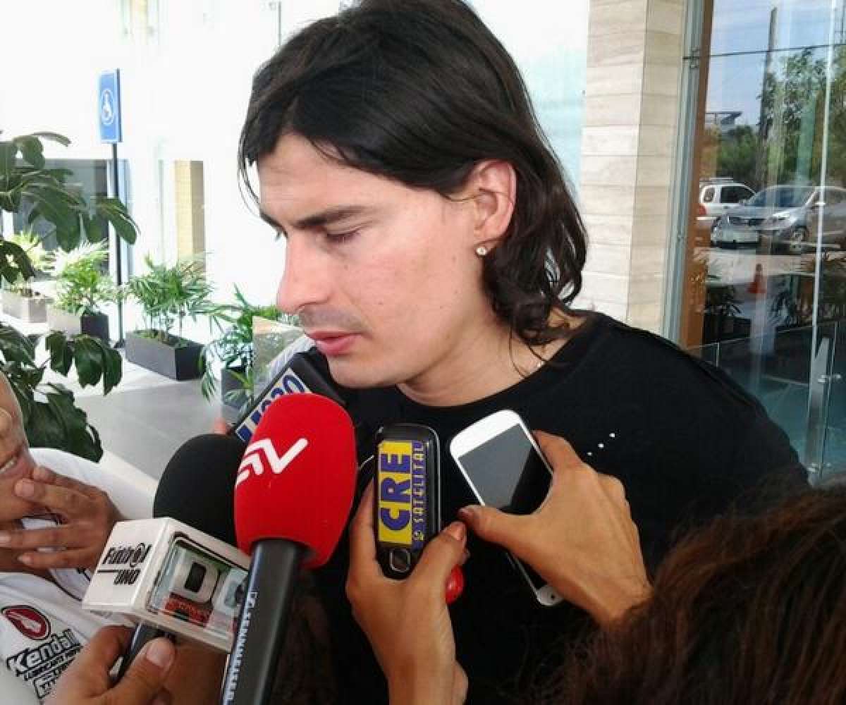 Blanco dio declaraciones a los medios de comunicaci&oacute;n a su arribo. Foto: Tomada de @22_leonela