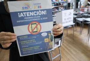 En la segunda vuelta hubo personas que infringieron la disposición de no uso de celular durante el sufragio.