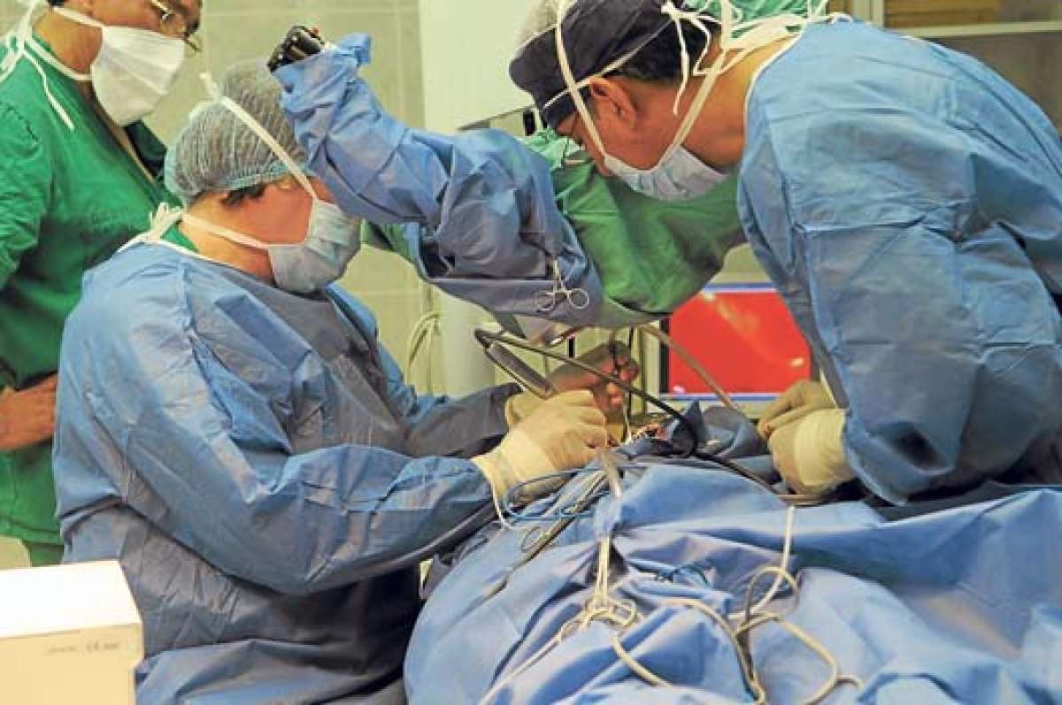 Primera cirug&iacute;a de parkinson se realiza en un hospital p&uacute;blico de Quito  