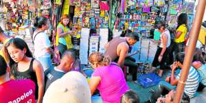 En Ecuador el 23,8% de las mujeres se dedica al comercio y el 48% trabaja en una empresa privada. Foto: Francisco Ipanaqu&eacute; / El Tel&eacute;grafo