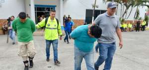 Los dos sospechosos del asesinato de la mujer, de 30 a&ntilde;os, fueron presentados ante los medios de comunicaci&oacute;n en el Cuartel Modelo de Guayaquil.