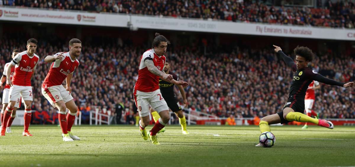 Arsenal y City empatan a dos goles y suman un punto que no les sirve para mucho