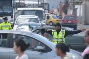 Cuenca sumida en el caos vehicular diario (Portafolio gr&aacute;fico)