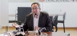 Exministro de Educaci&oacute;n responde a pedido de juicio pol&iacute;tico en su contra
