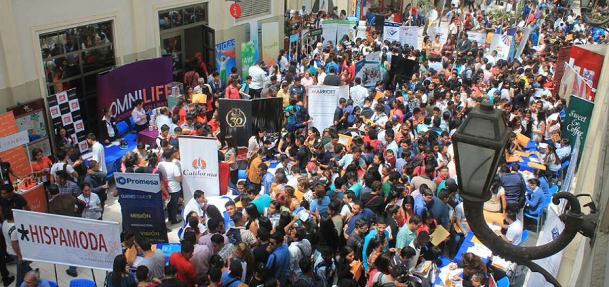 M&aacute;s de 5.000 j&oacute;venes aplicaron a 1.000 puestos
