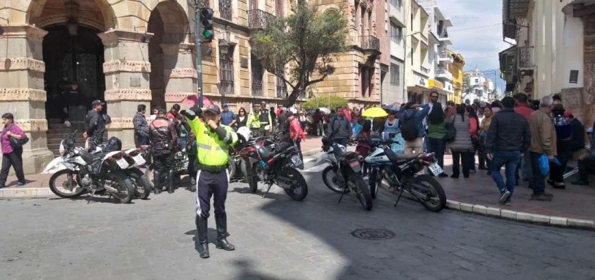 Vendedores rechazan la implementaci&oacute;n de una feria provisional en El Arenal, Cuenca