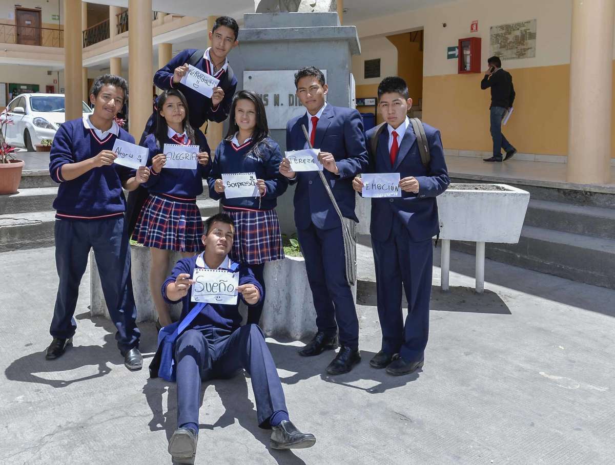 Los estudiantes del colegio Dill&oacute;n disfrutaron de su primer d&iacute;a de clases. Fotos: Miguel Jim&eacute;nez/ EL TEL&Eacute;GRAFO