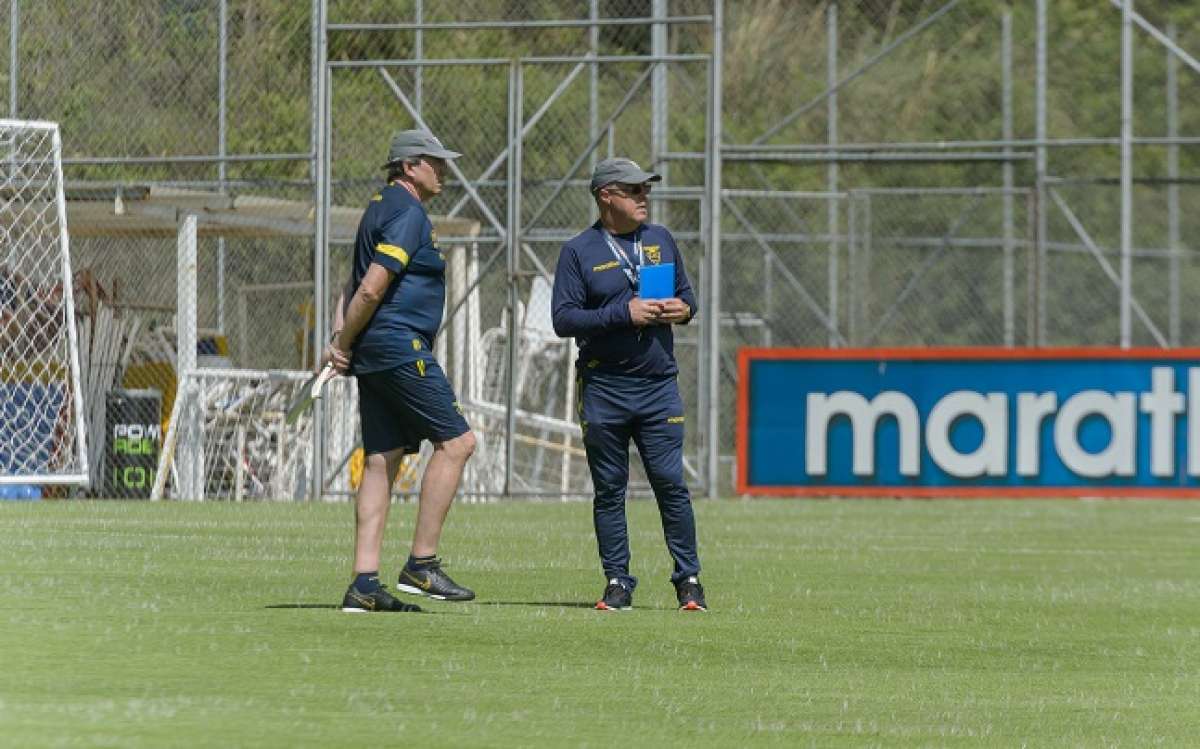 El entrenador argentino Patricio Lara (I) fue asistente t&eacute;cnico de Jorge C&eacute;lico por una d&eacute;cada.