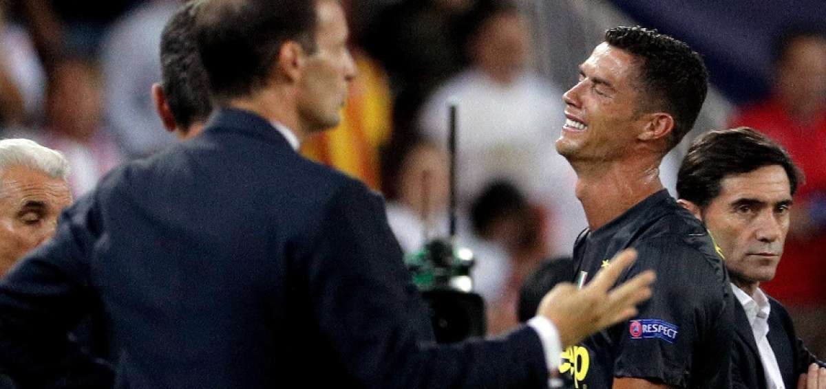 El delantero portugu&eacute;s abandon&oacute; el campo de juego entre l&aacute;grimas.