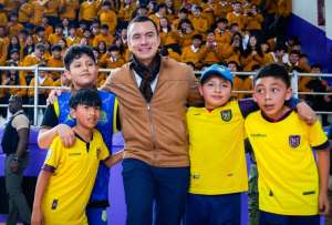 Impulso al deporte en Azuay: el presidente Noboa entregó tres coliseos en la provincia