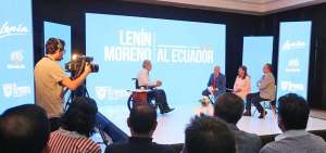 &rarr;El presidente Len&iacute;n Moreno mantuvo un di&aacute;logo con periodistas, donde abord&oacute; diversos temas relacionados con las medidas adoptadas durante este a&ntilde;o.