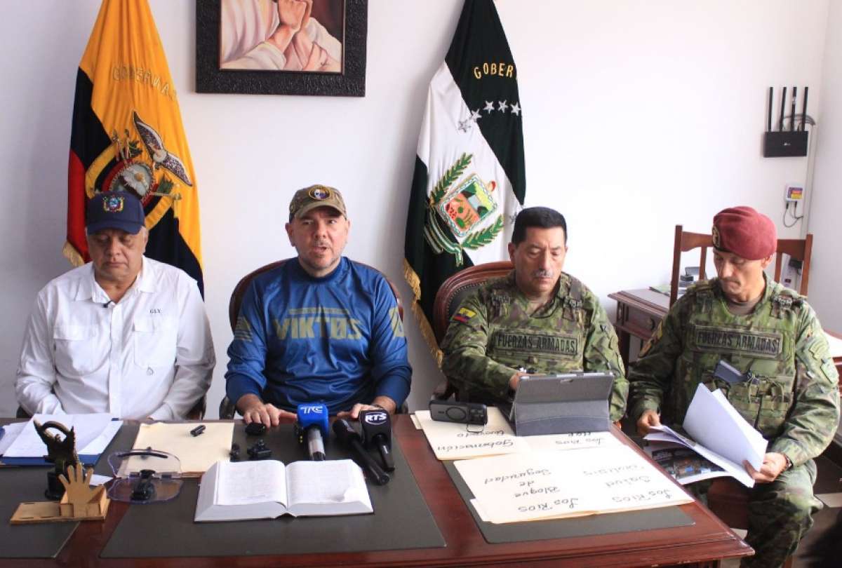 Autoridades verificaron operativos militares en Los Ríos. 
