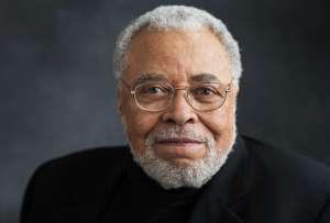 El mítico actor James Earl Jones falleció a los 93 años. 