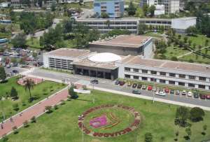 Denuncian requisas invasivas y humillaci&oacute;n a estudiantes durante examen en la UCE