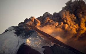 La alerta amarilla por la actividad del coloso se mantiene.  Foto: AFP
