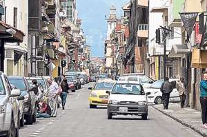 Por la calle Gran Colombia pasar&aacute; el tranv&iacute;a. Sus habitantes hicieron cuestionamientos a las autoridades para evitar su construcci&oacute;n por este sector. Foto: Carina Acosta/El Tel&eacute;grafo