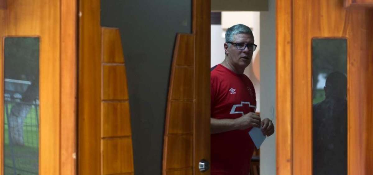 &Aacute;lvaro Guti&eacute;rrez reemplaza en el banquillo &lsquo;albo&rsquo; a Claudio Borghi, que dej&oacute; el equipo por malos resultados.