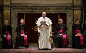 Papa Francisco nombra las 15 enfermedades de la Curia, entre ellas "Alzheimer espiritual"