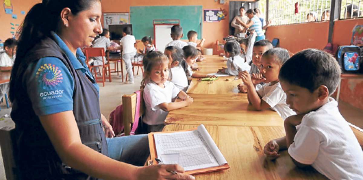 Los t&eacute;cnicos en salud, como Julissa Navarrete, reciben formaci&oacute;n de 2 a&ntilde;os