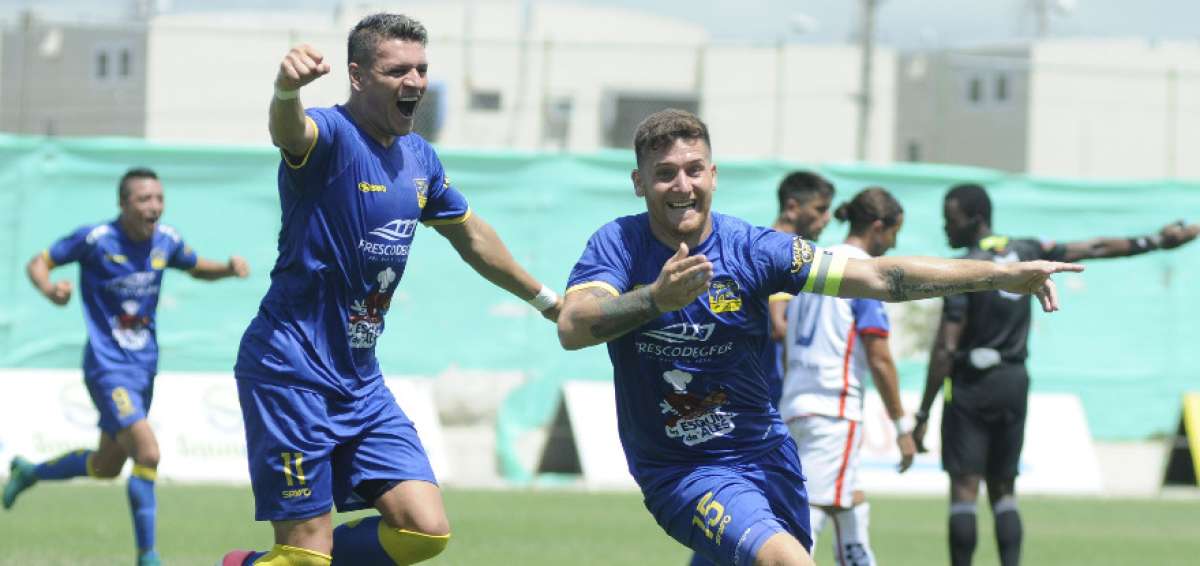 Delf&iacute;n es l&iacute;der del torneo por sexta semana consecutiva