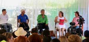  En Quinind&eacute;, Len&iacute;n Moreno socializ&oacute; el programa &lsquo;Gran Minga Agr&iacute;cola&rsquo; que beneficiar&iacute;a a los palmicultores y cacaoteros